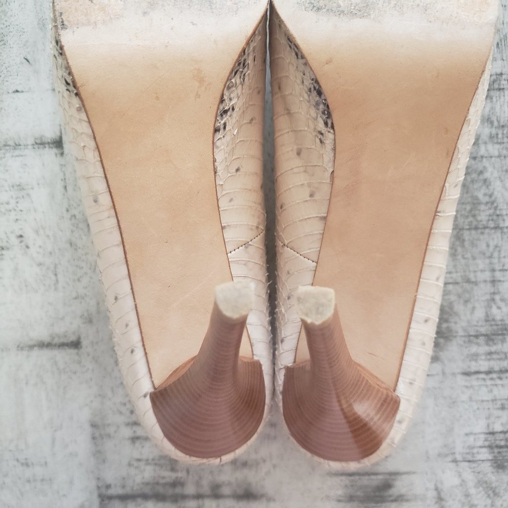 Stuart Weitzman Rowin Snakeskin Platforms Sz 8.5m - image 6
